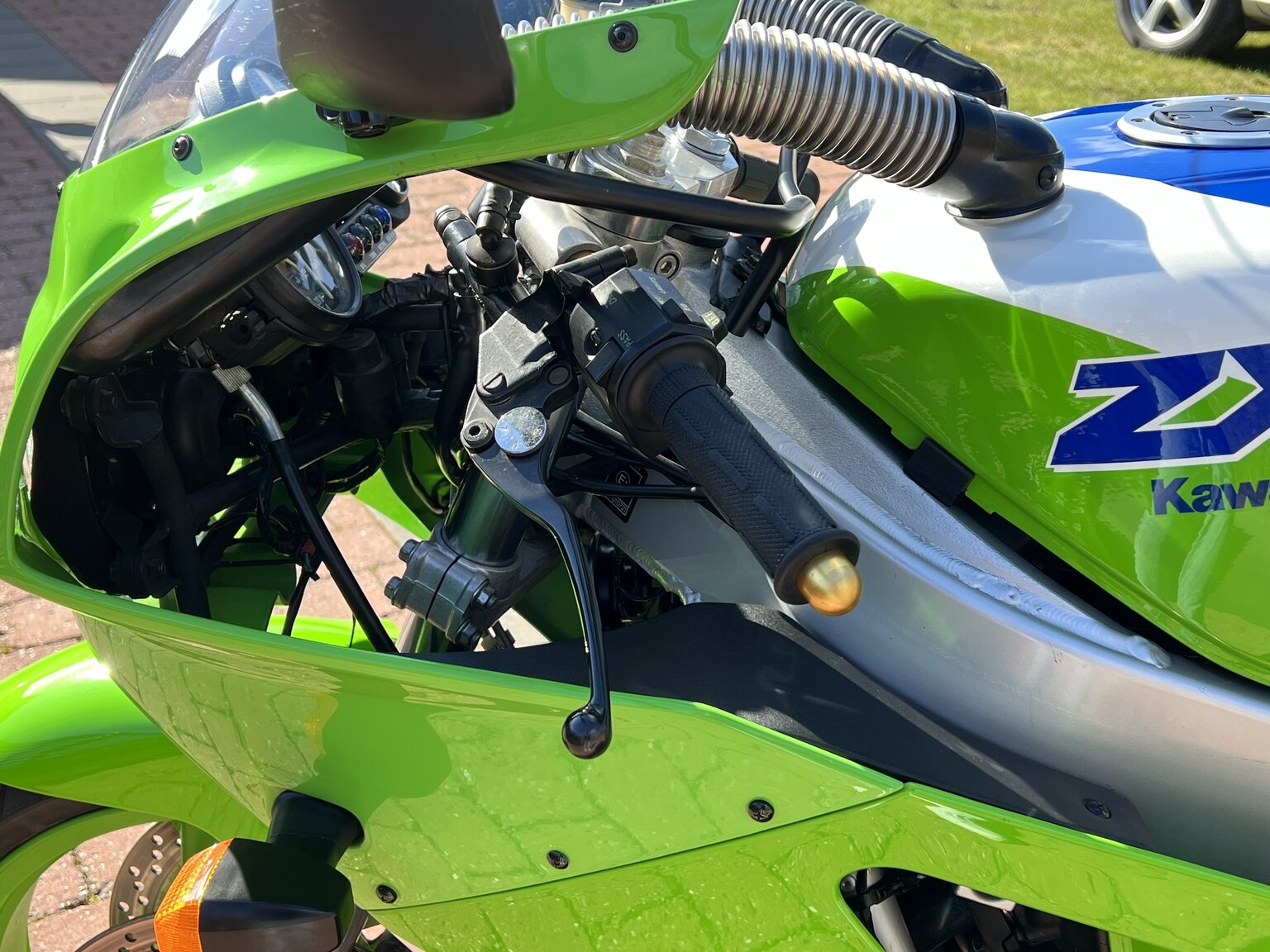 Exterior image of 1989 Kawasaki ZXR 750 H1 (49)