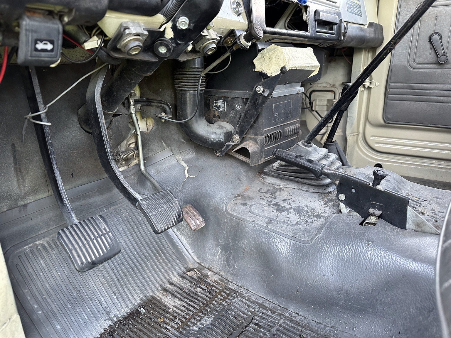 Interior image of 1985 Toyota Land Cruiser BJ 42