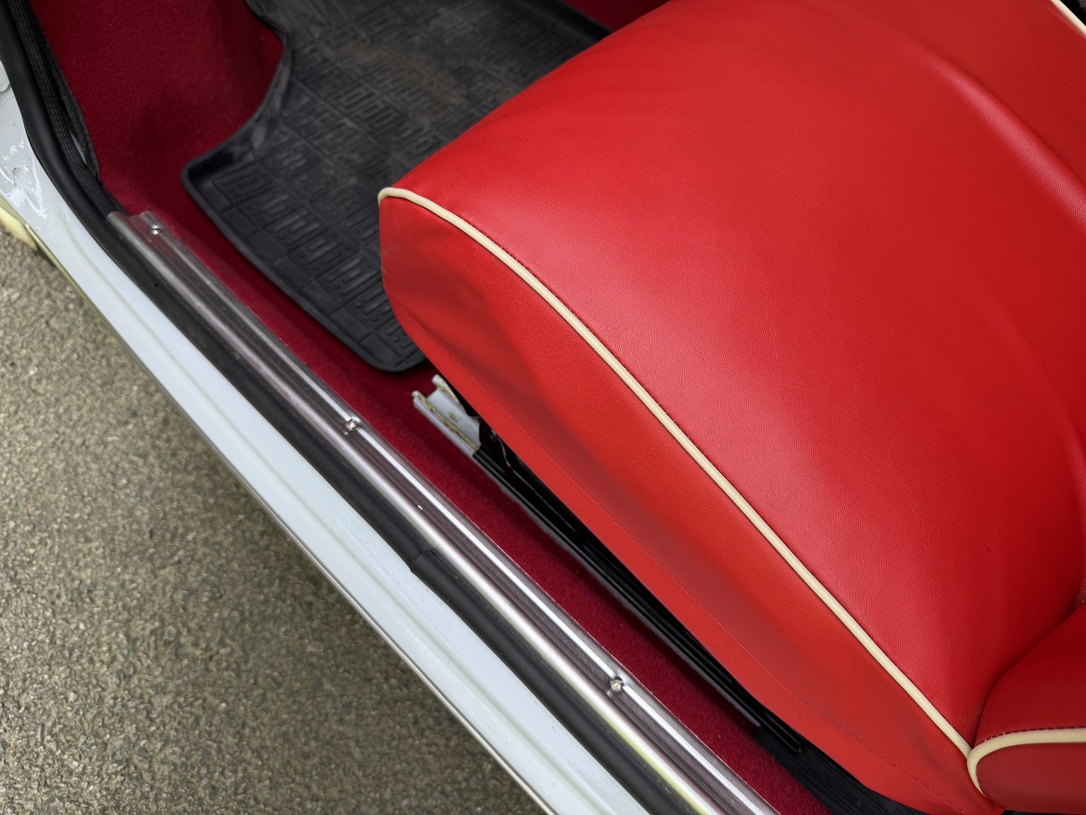 Interior image of 1965 Fiat 500F