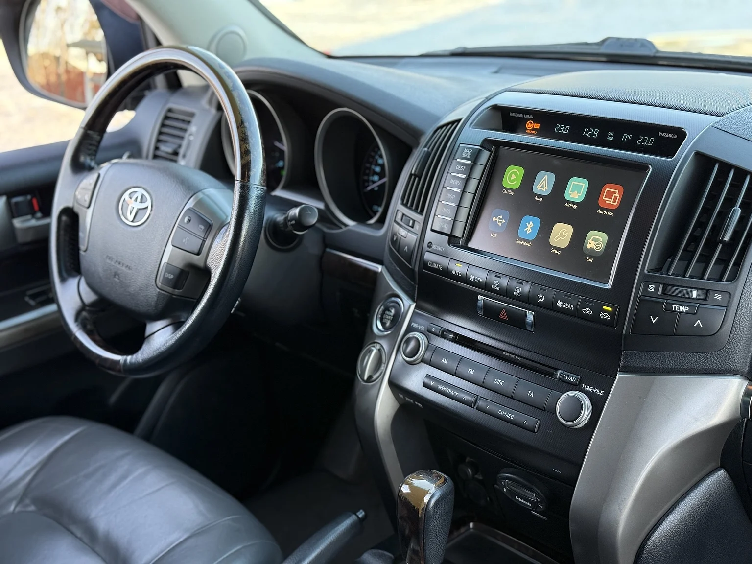 Innenraumfoto von 2008 Toyota Land Cruiser 200 Series 4.5 V8 (20)