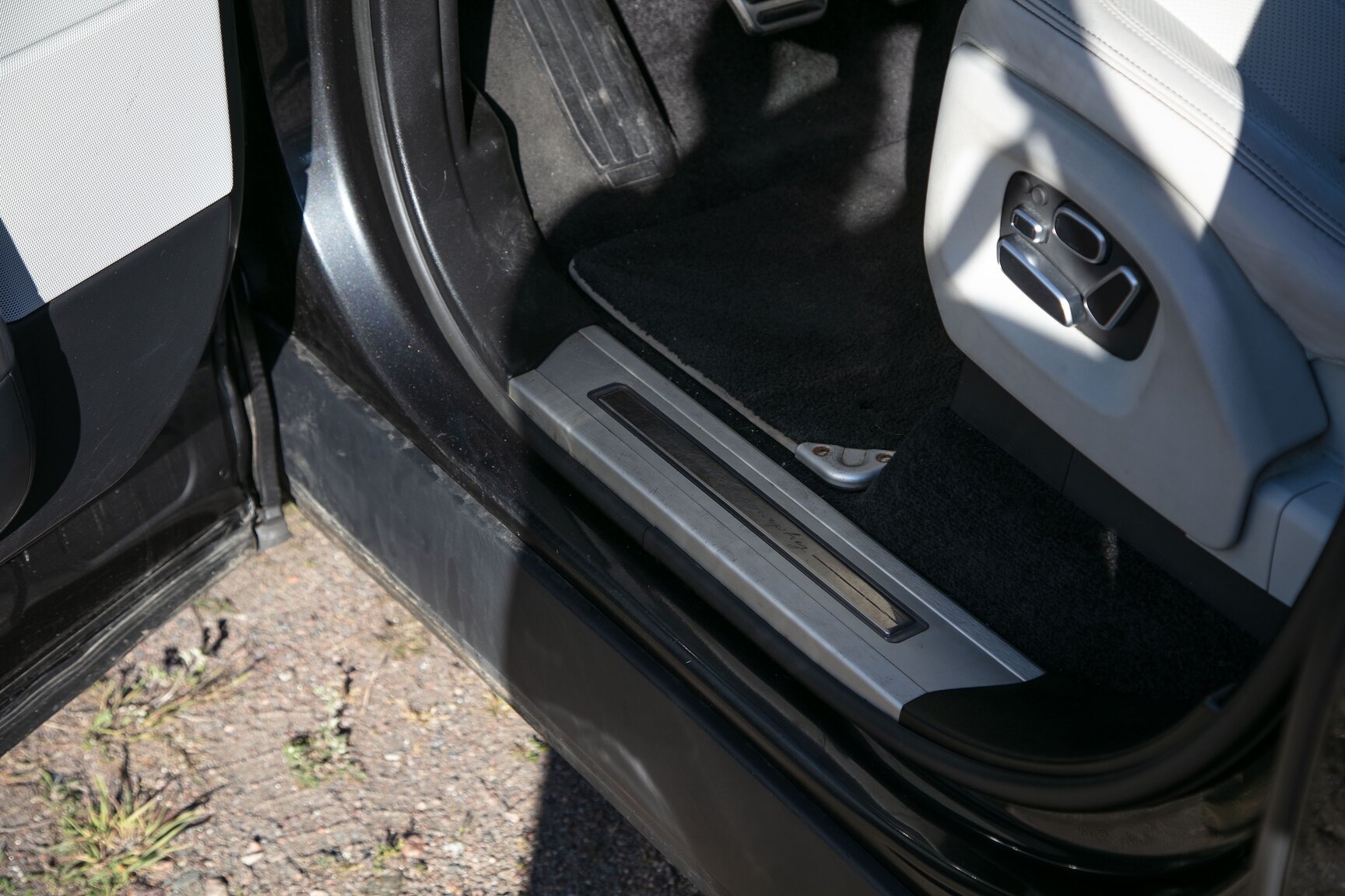 Interior image of 2014 Land Rover Range Rover 5.0 V8 Autobiography 