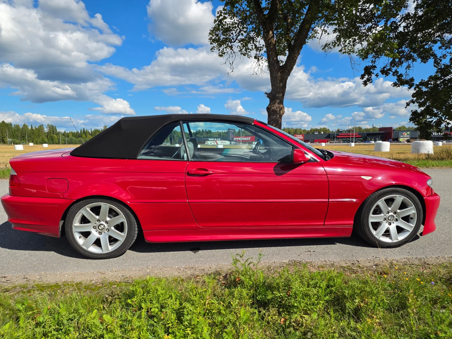 Exterior image of 2002 BMW 330Ci Convertible (13)