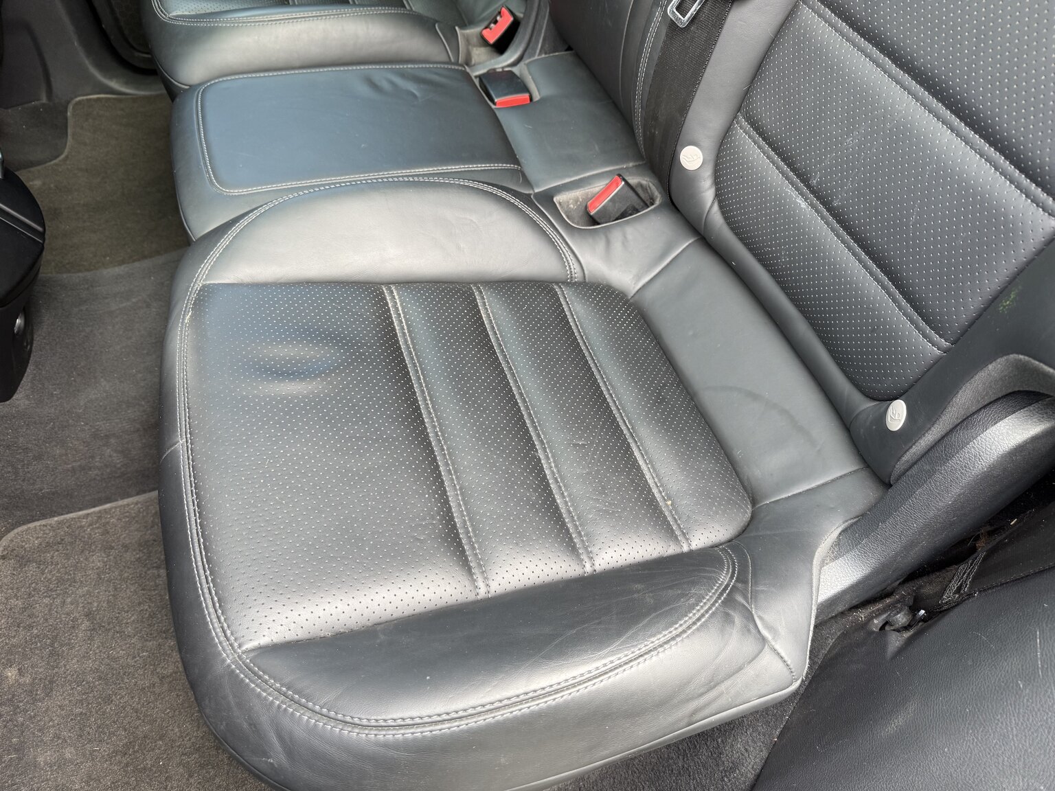 Interior image of 2013 Porsche Cayenne GTS