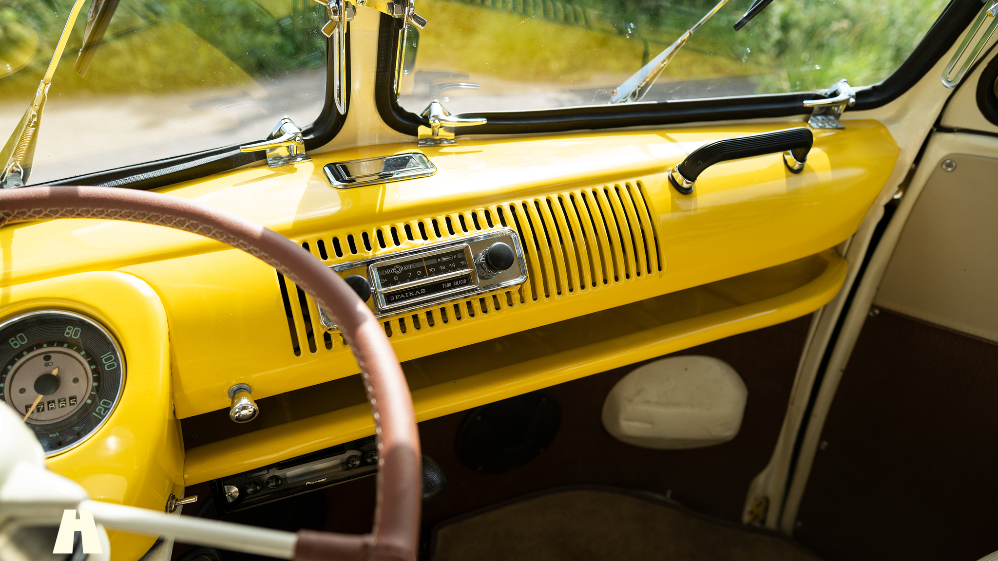 Interiörbild 1974 Volkswagen T1 Split Window  
