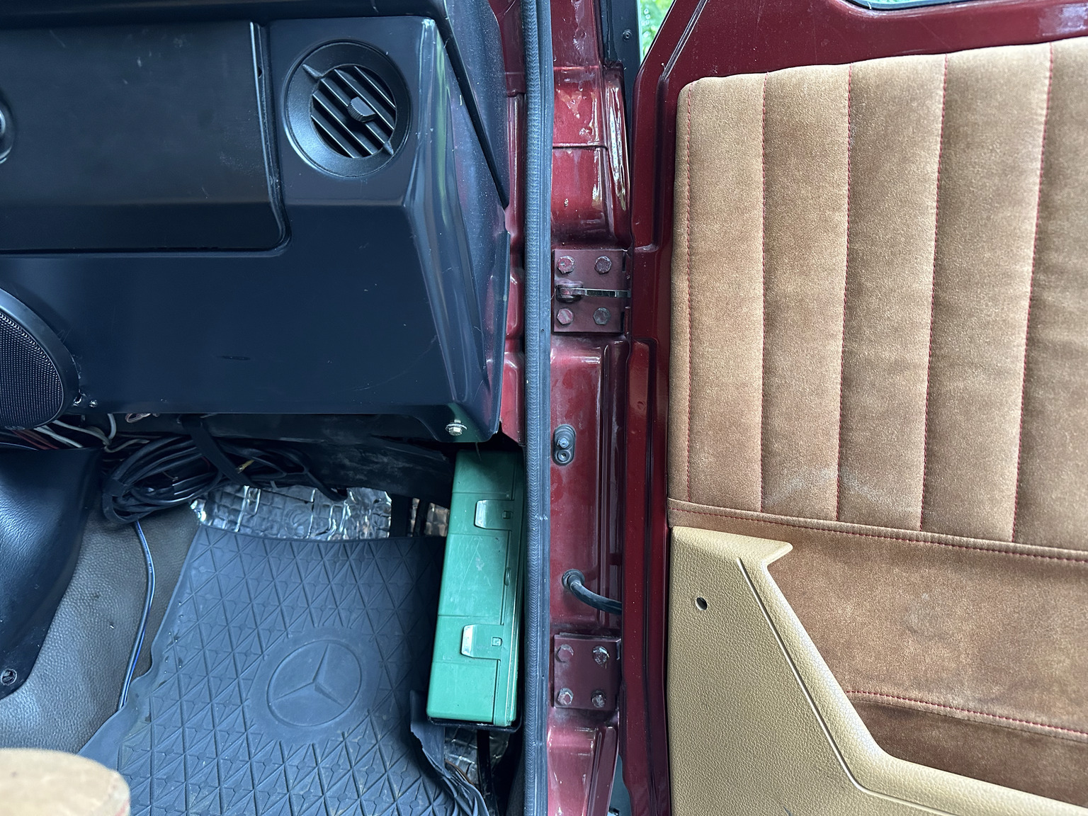 Innenraumfoto von 1986 Mercedes 280 GE