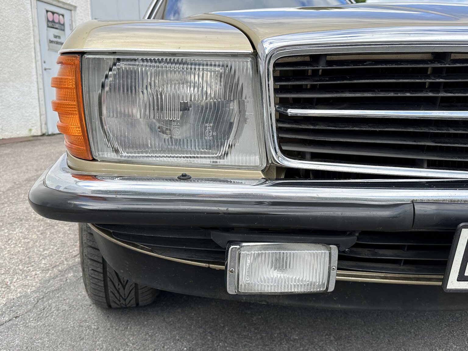 Aussenfoto 1974 Mercedes benz 450 SL