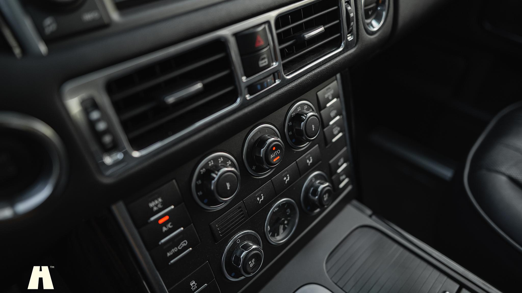 Interior image of 2012 Land Rover Range Rover Westminster TDV8 (L322)