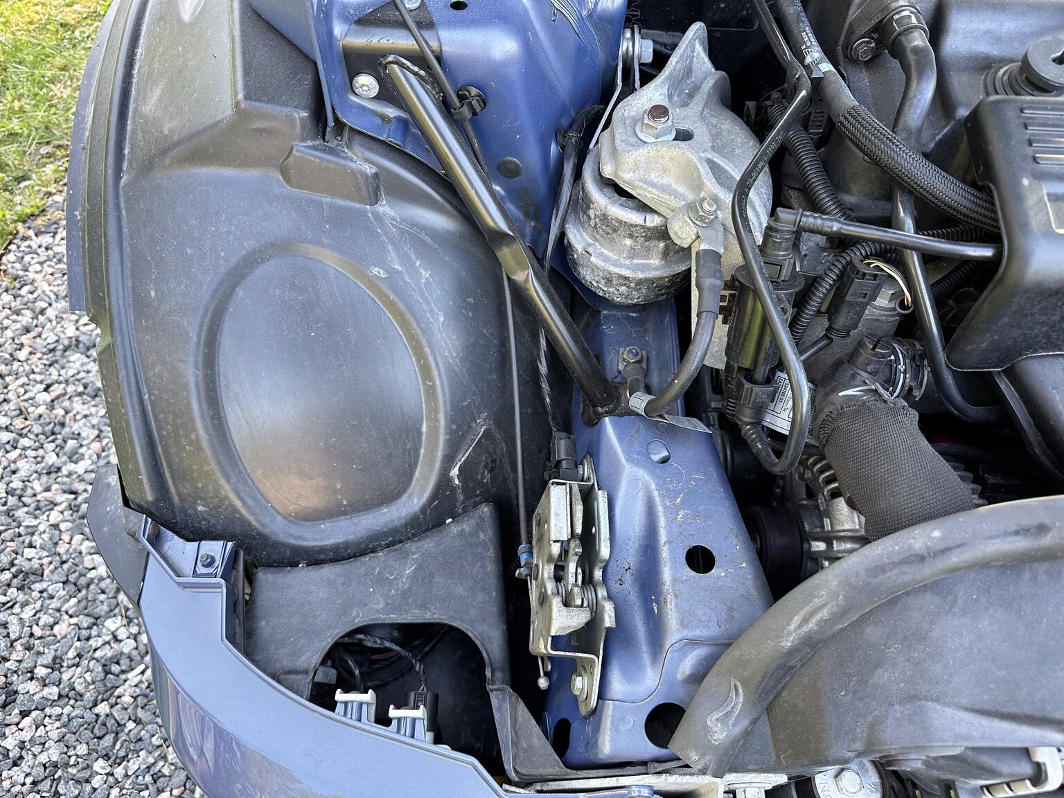 Image of 2004 Mini Cooper Convertible mechanics