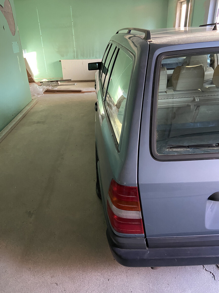 Exteriörbild på 1989 Mercedes-Benz 300 TE 4Matic