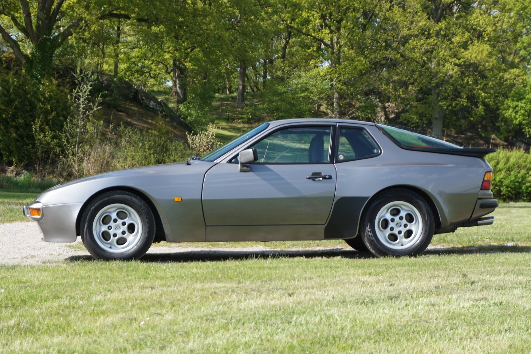 Aussenfoto 1985 Porsche 944 "NO RESERVE AUCTION"