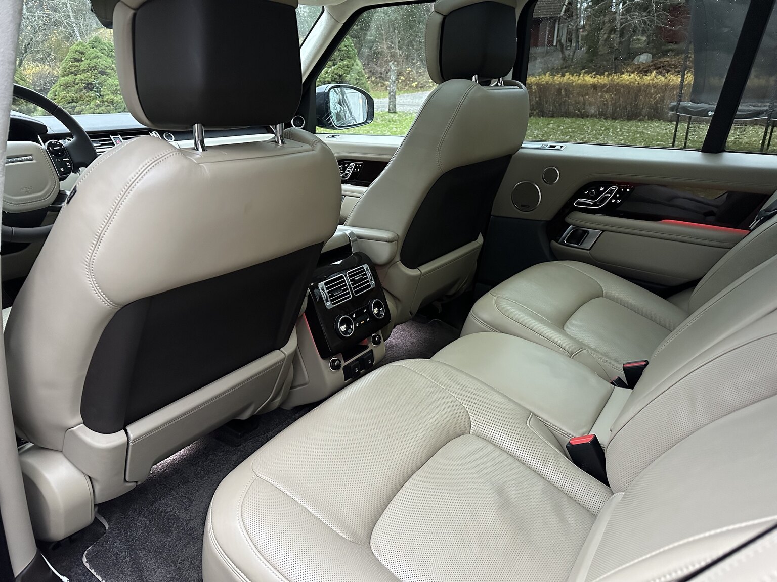 Interiörbild 2019 Range Rover Vouge Autobiography SDV8