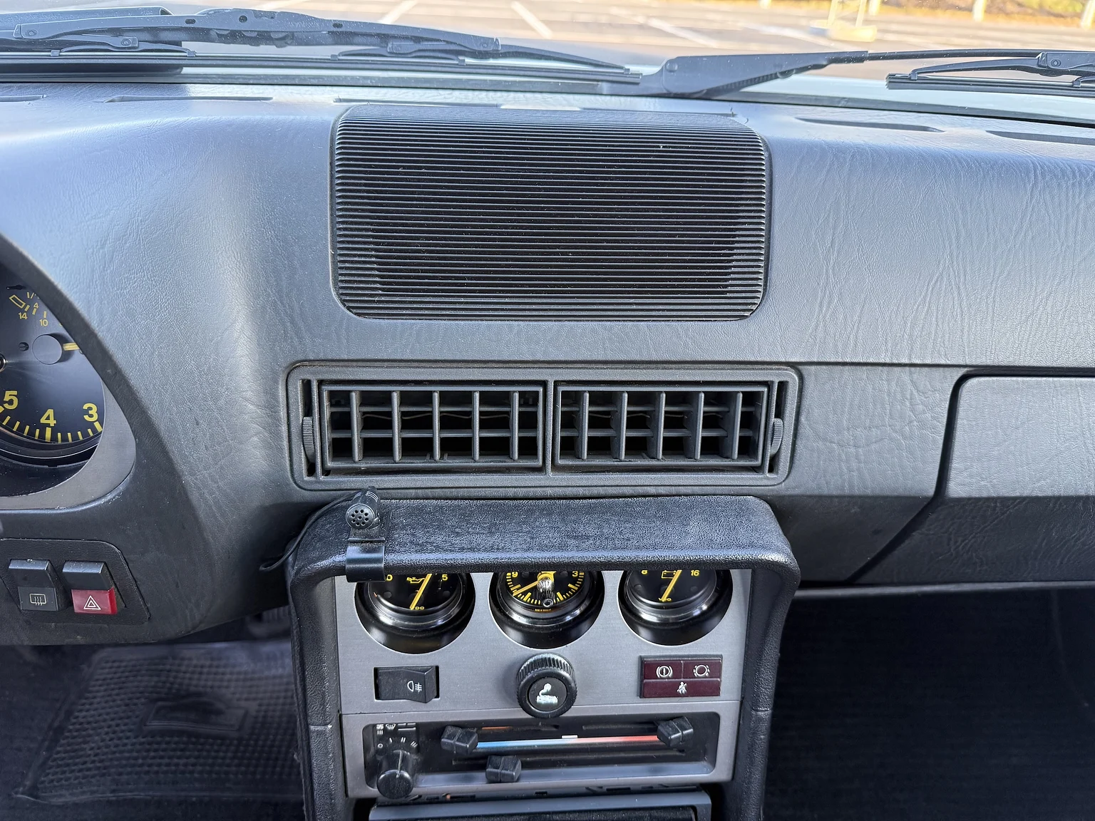 Innenraumfoto von 1984 PORSCHE 944 Targa (32)