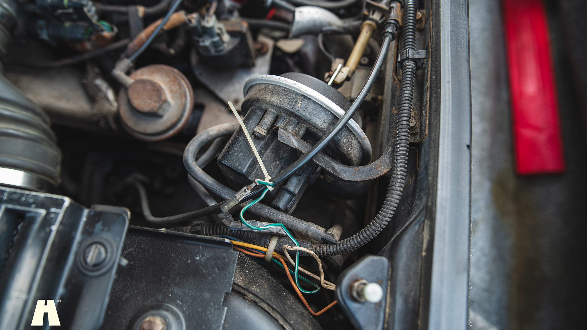 Image of 1985 Pontiac Fiero GT (62) mechanics
