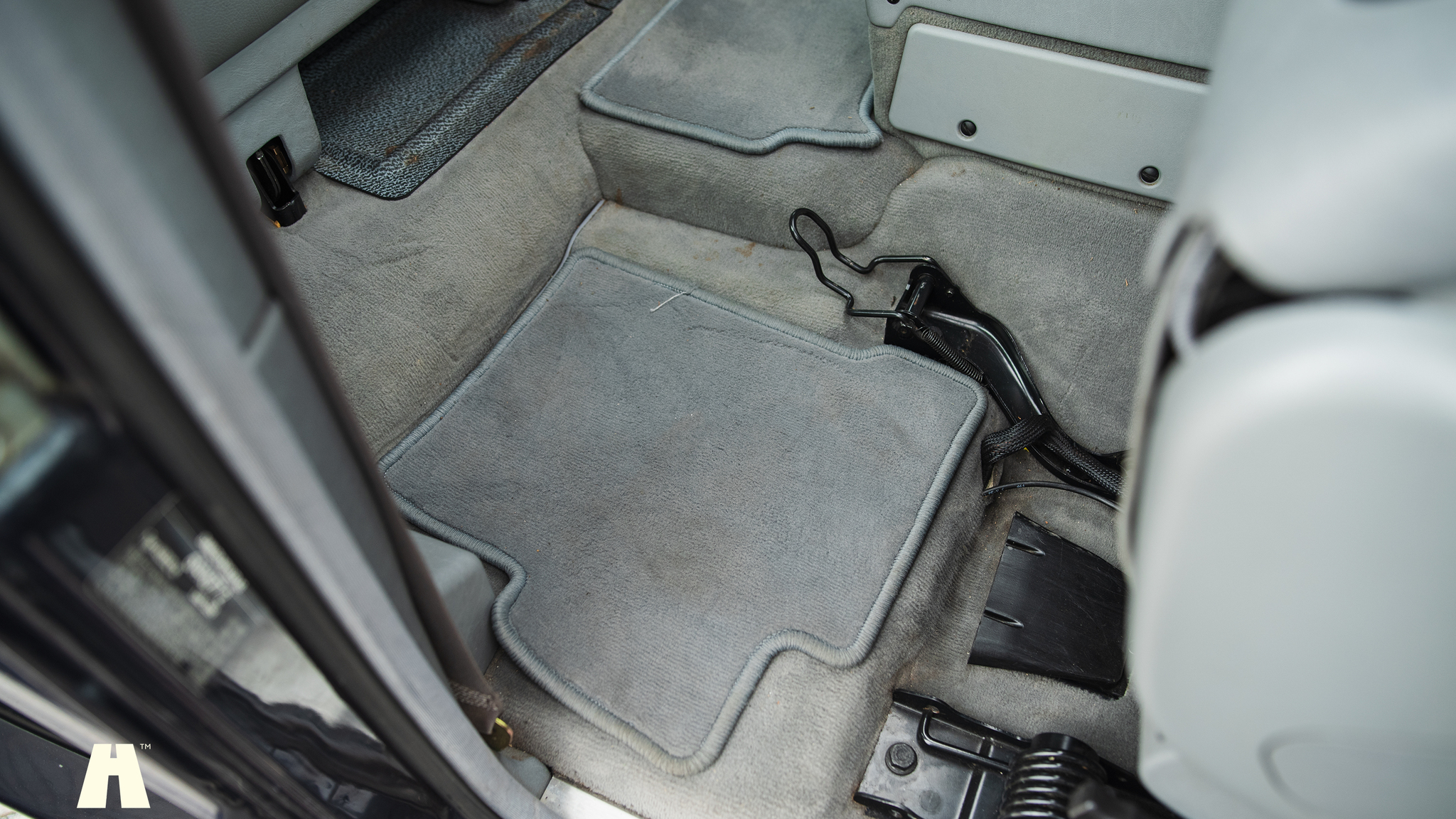 Interiörbild 2004 Mercedes-Benz G400 (KORT)
