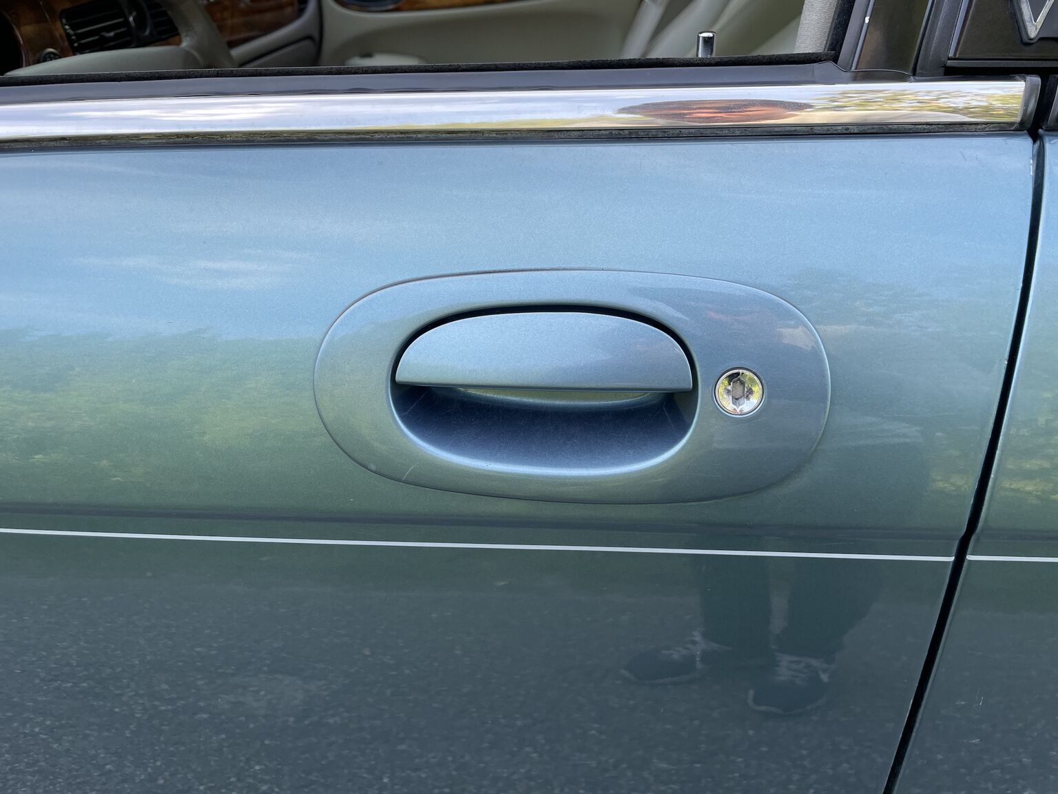 Exterior image of 1998 Jaguar XJ8 Sovereign (9)