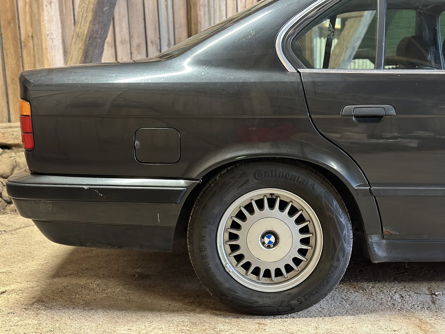 Exteriörbild på 1988 BMW 535i