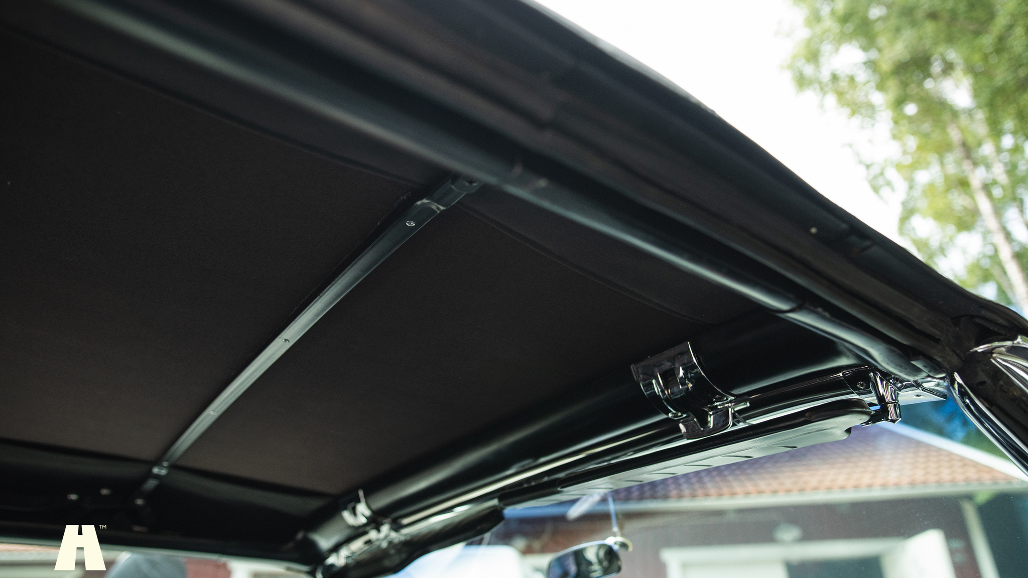 Interior image of 1965 Ford Thunderbird (62)