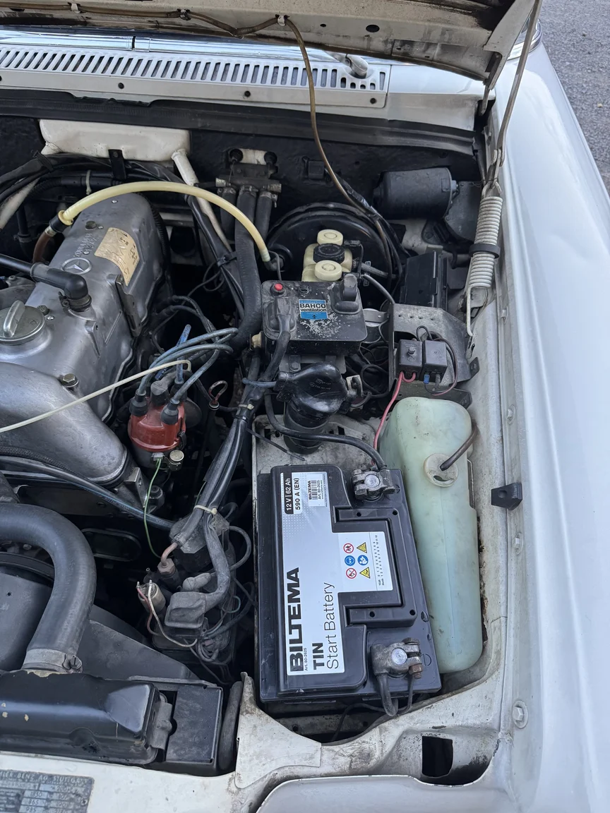 Image of 1972 Mercedes-Benz 200 (3) mechanics