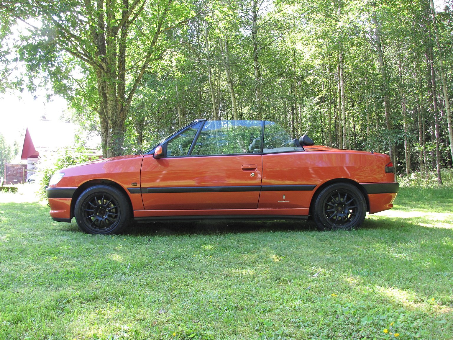 Exterior image of 1999 Peugeot 306 Cabriolet 2.0 Manuell
