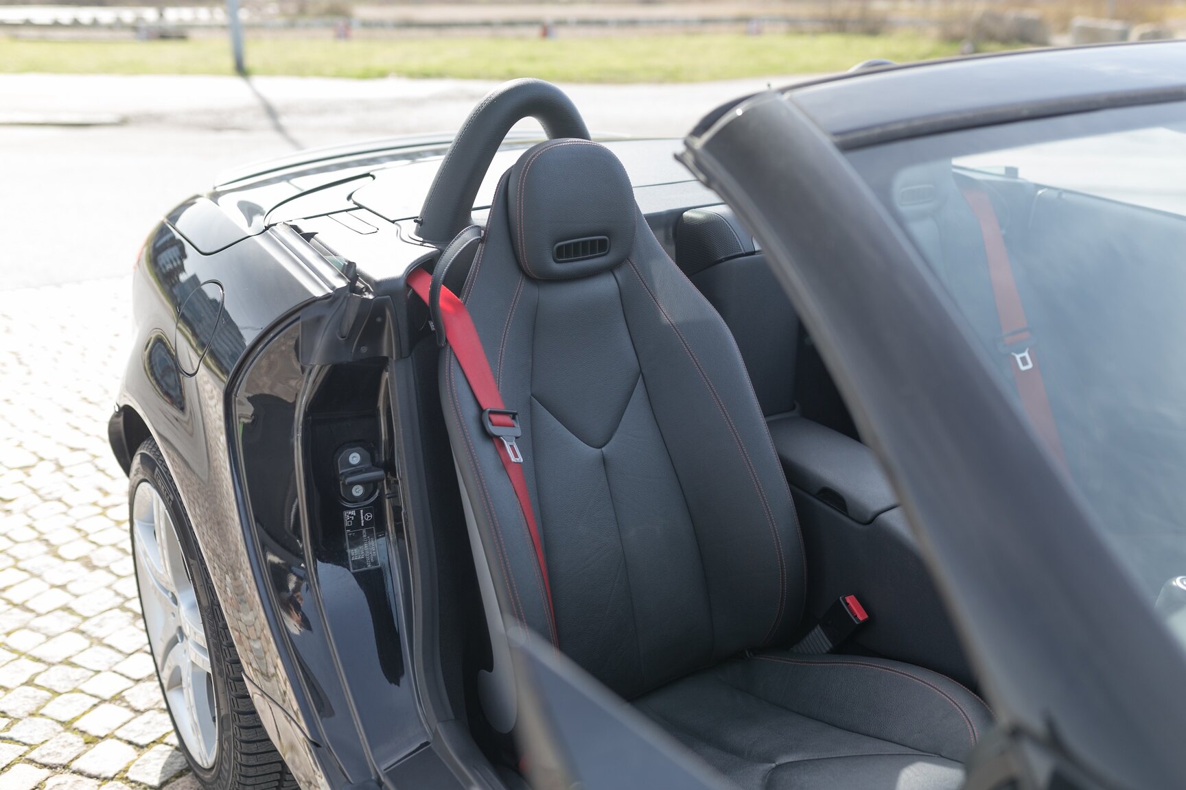 Interiörbild 2010 Mercedes-Benz SLK 200 Kompressor (8)