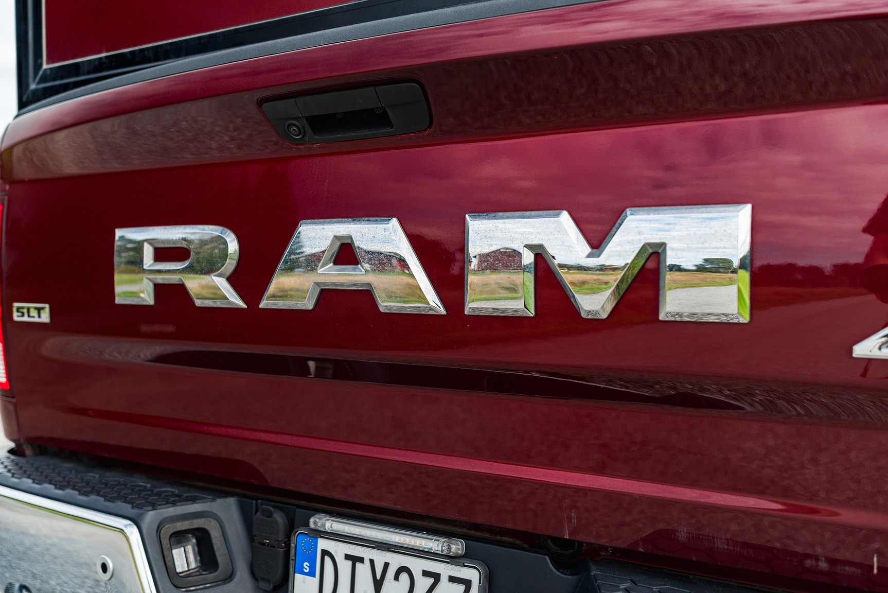 Exterior image of 2019 Dodge Ram 1500 Classic Crew Cab 5.7 V8 HEMI 