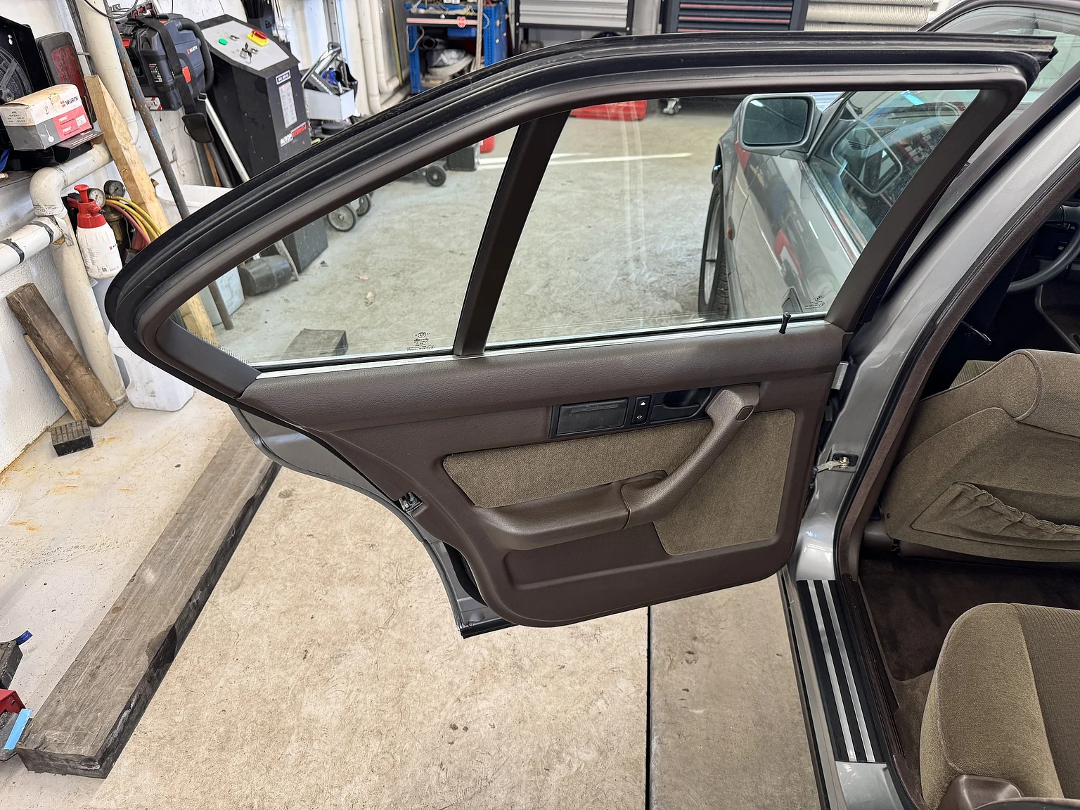 Innenraumfoto von 1988 BMW 535i - NO RESERVE (27)