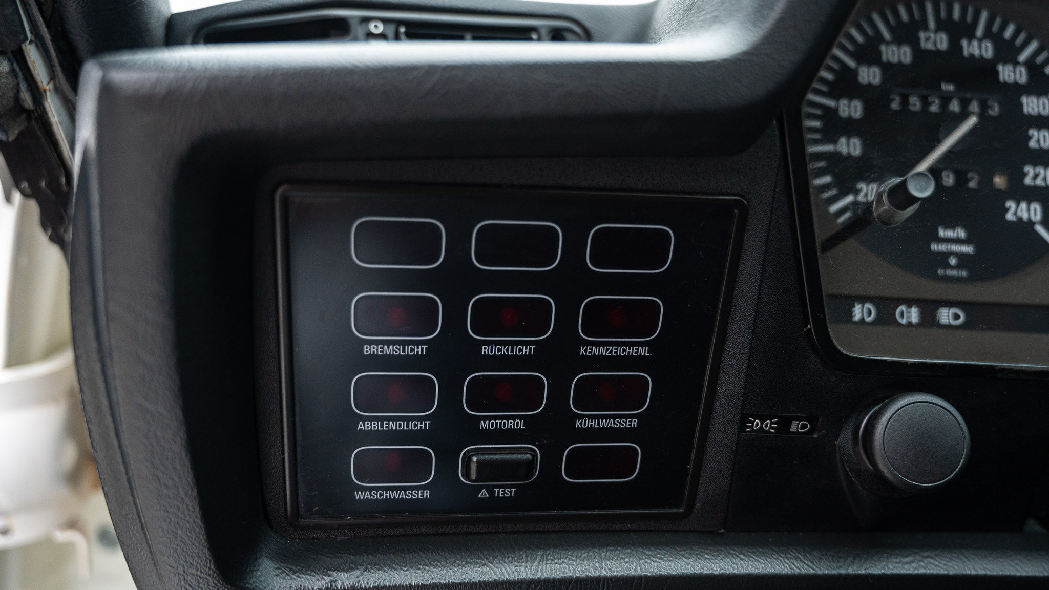 Interior image of 1983 BMW 635 CSi