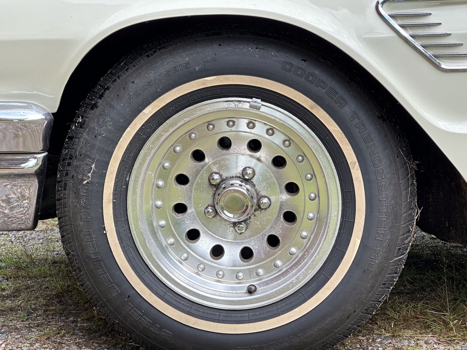 Exteriörbild på 1965 Ford Thunderbird Hardtop 6.4 (5)