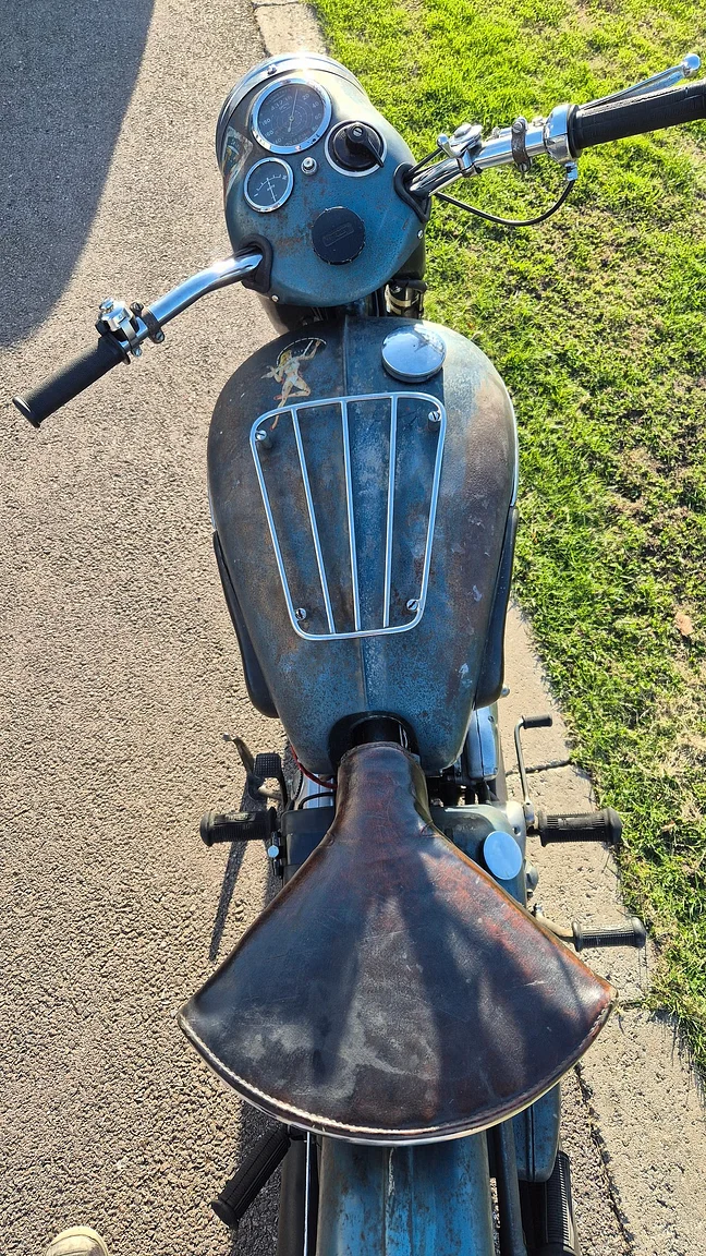 Exteriörbild på 1954 Triumph Thunderbird 6T (6)