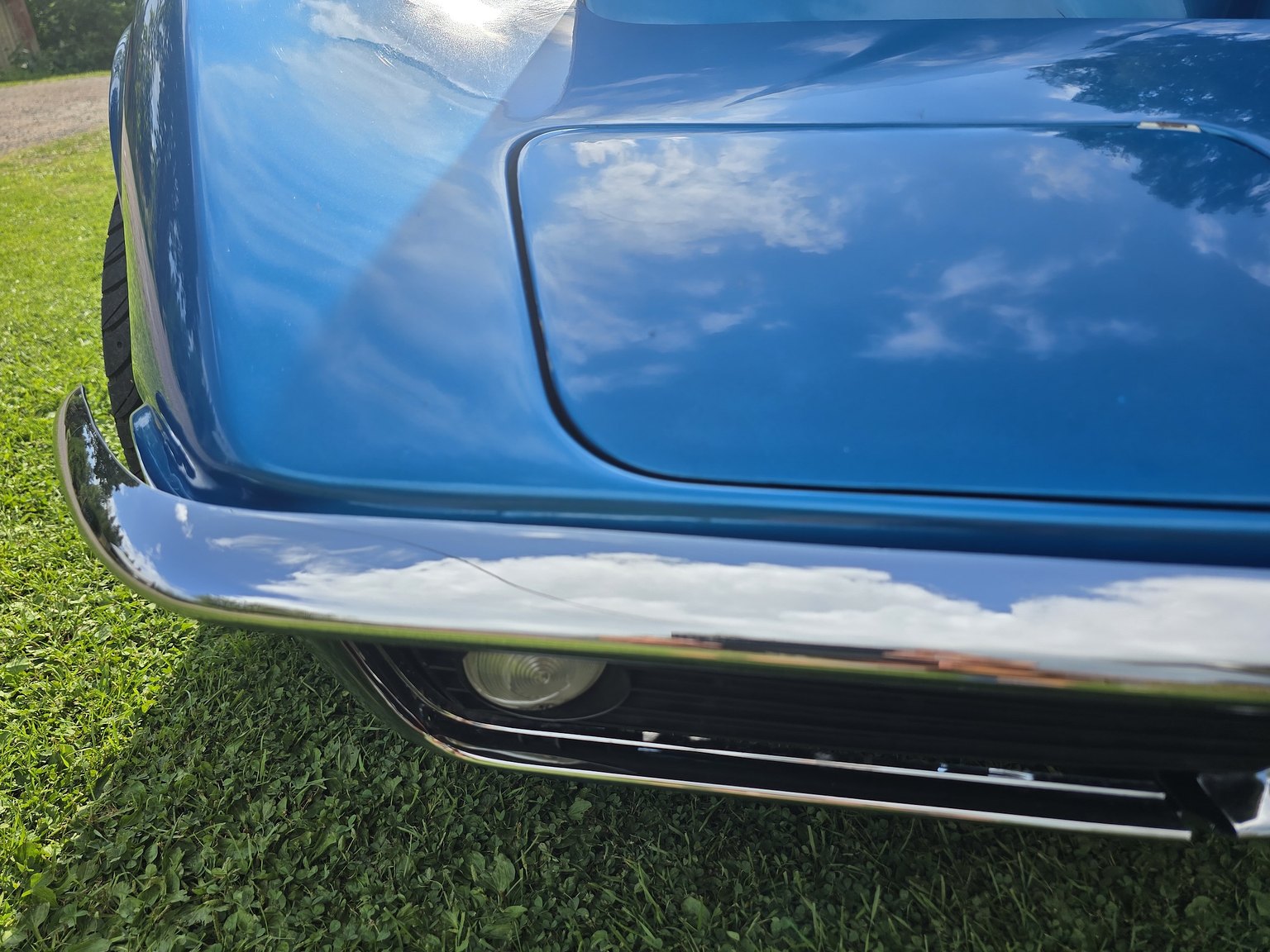 Exterior image of 1969 Chevrolet Corvette Stingray 6.0 V8