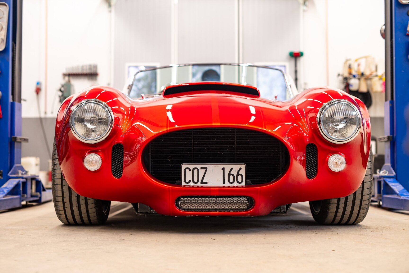 Exterior image of 2011 AC Cobra Replika