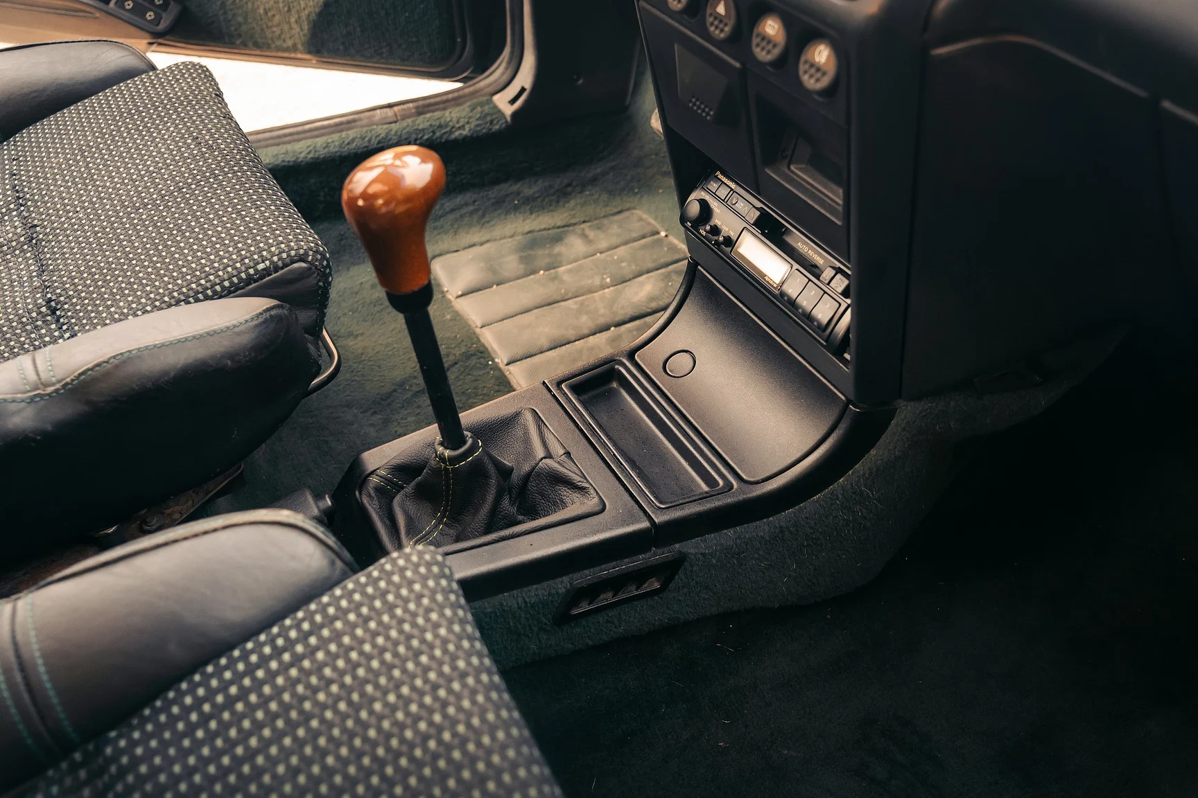 Innenraumfoto von 1991 Peugeot 205 GTI 1.9 Monte Carlo (34)