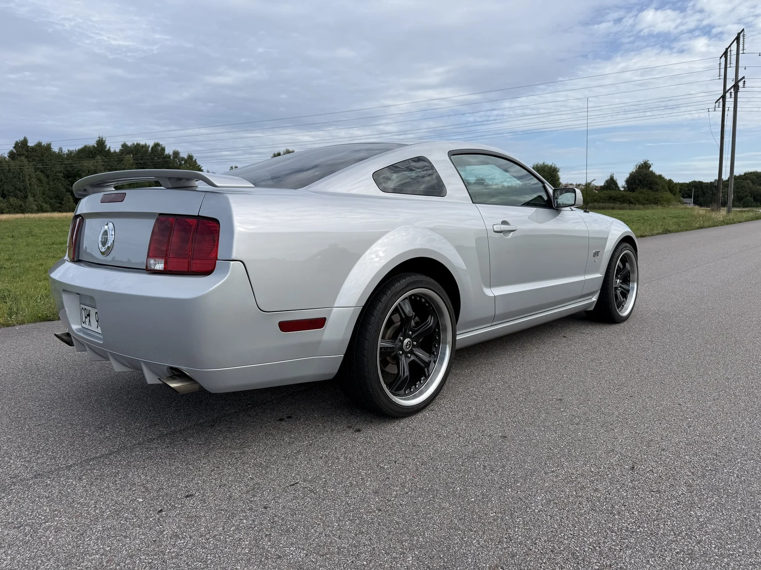 Exteriörbild på 2006 Ford Mustang GT (14)