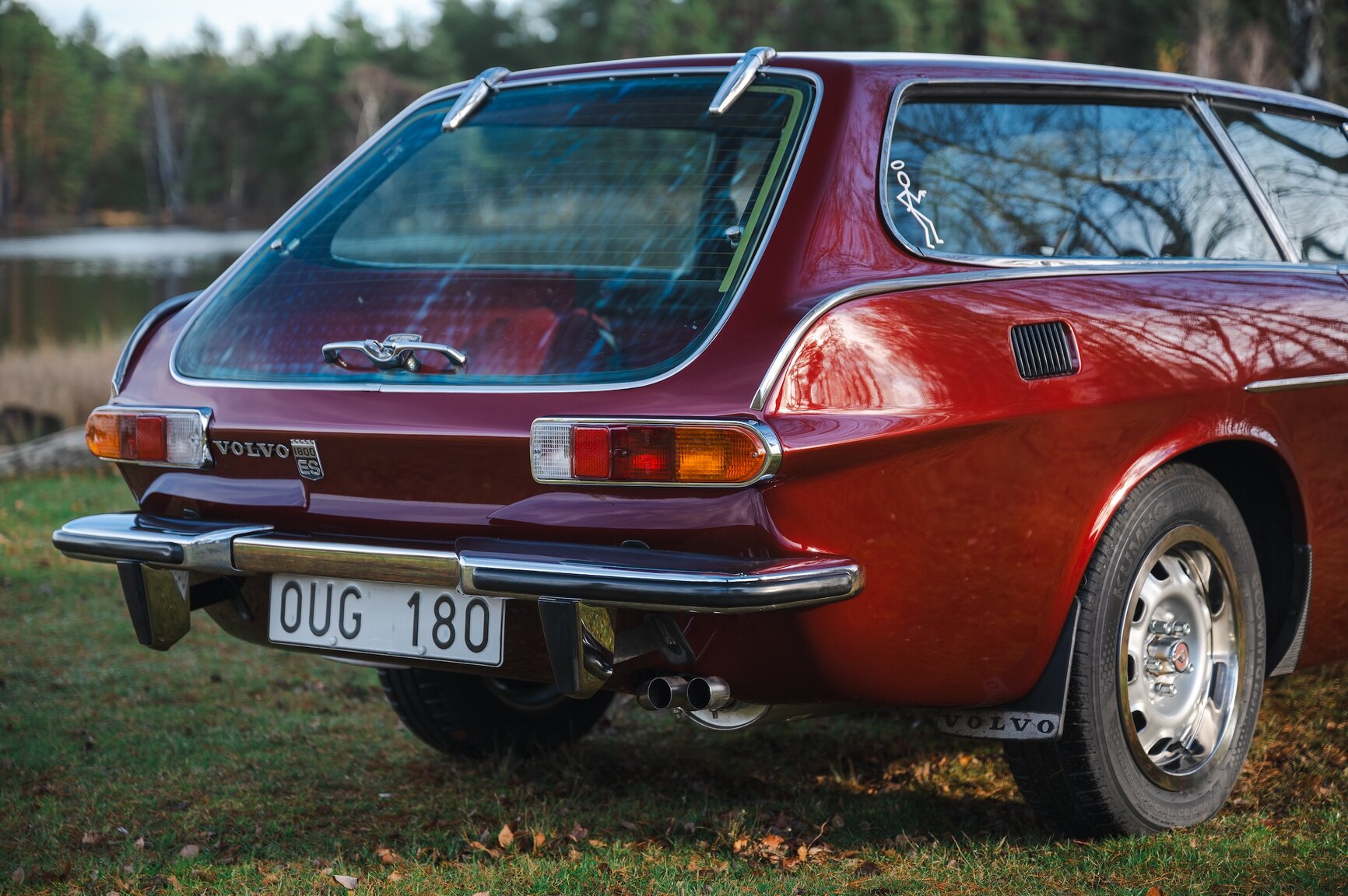 Exterior image of 1972 Volvo 1800 ES