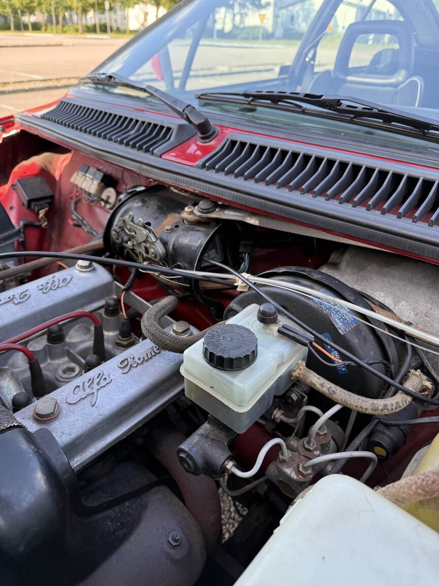 Image of 1986 Alfa Romeo Alfetta GTV 2.0 mechanics