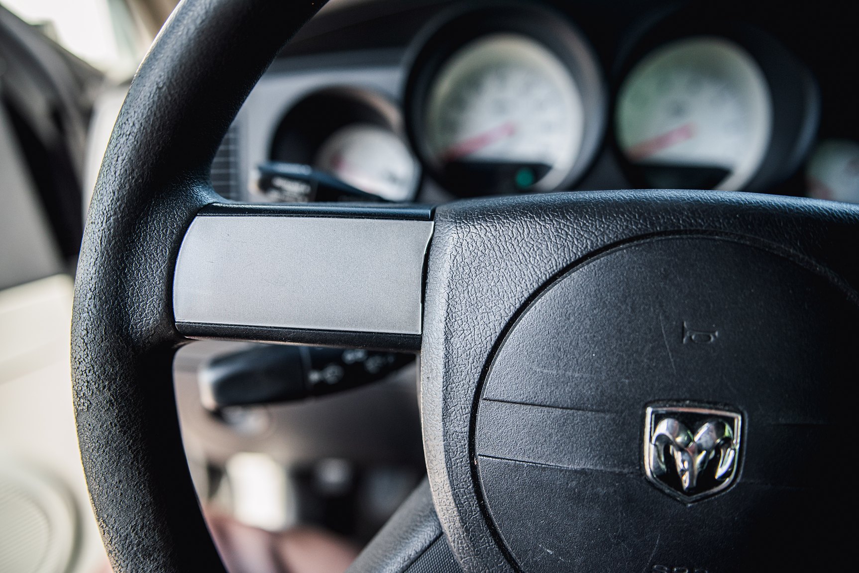 Interior image of 2007 Dodge Charger 5.7 V8 HEMI 