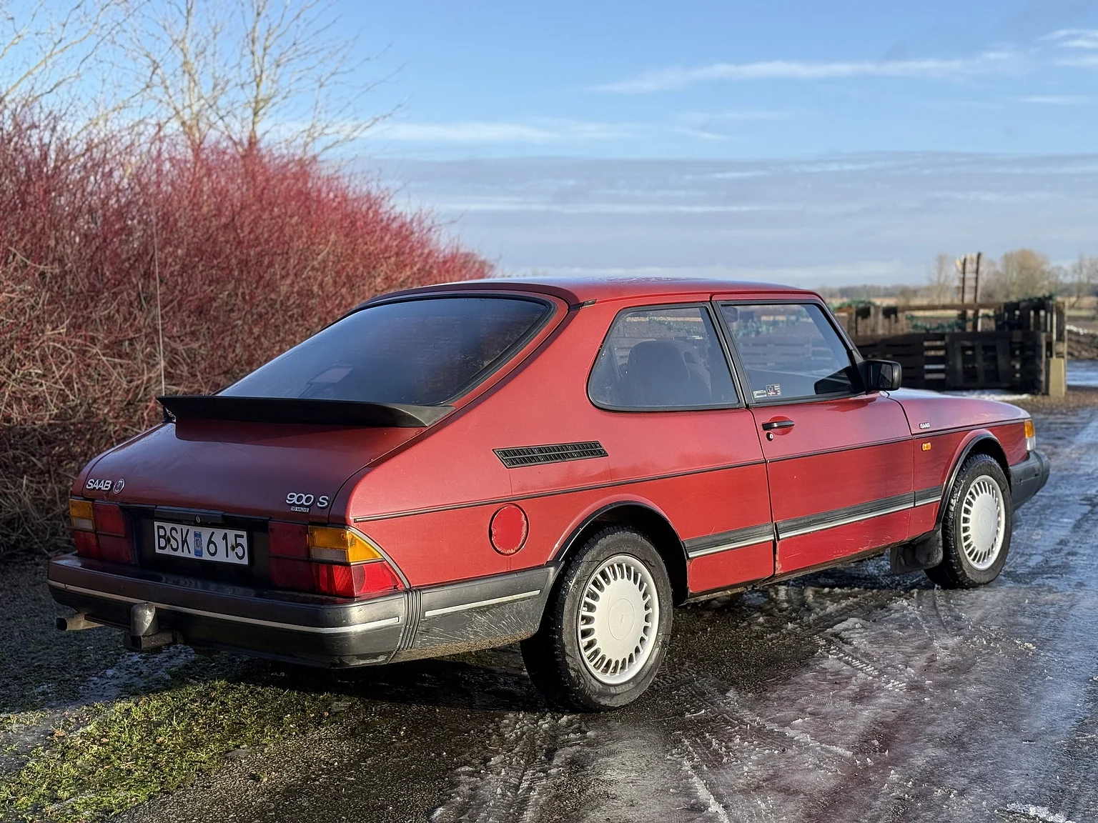 Exterior image of 1991 SAAB 900S Turbo 2-door (4)