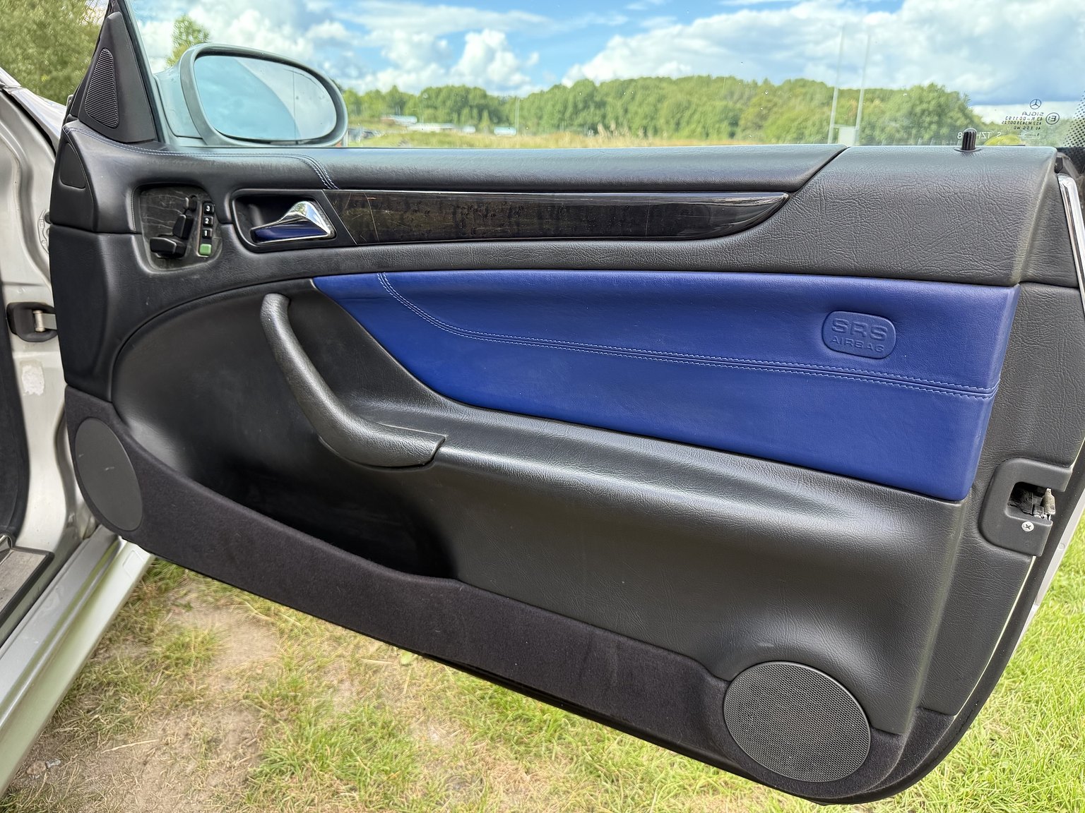 Interior image of 2000 Mercedes-Benz CLK 55 AMG Coupé