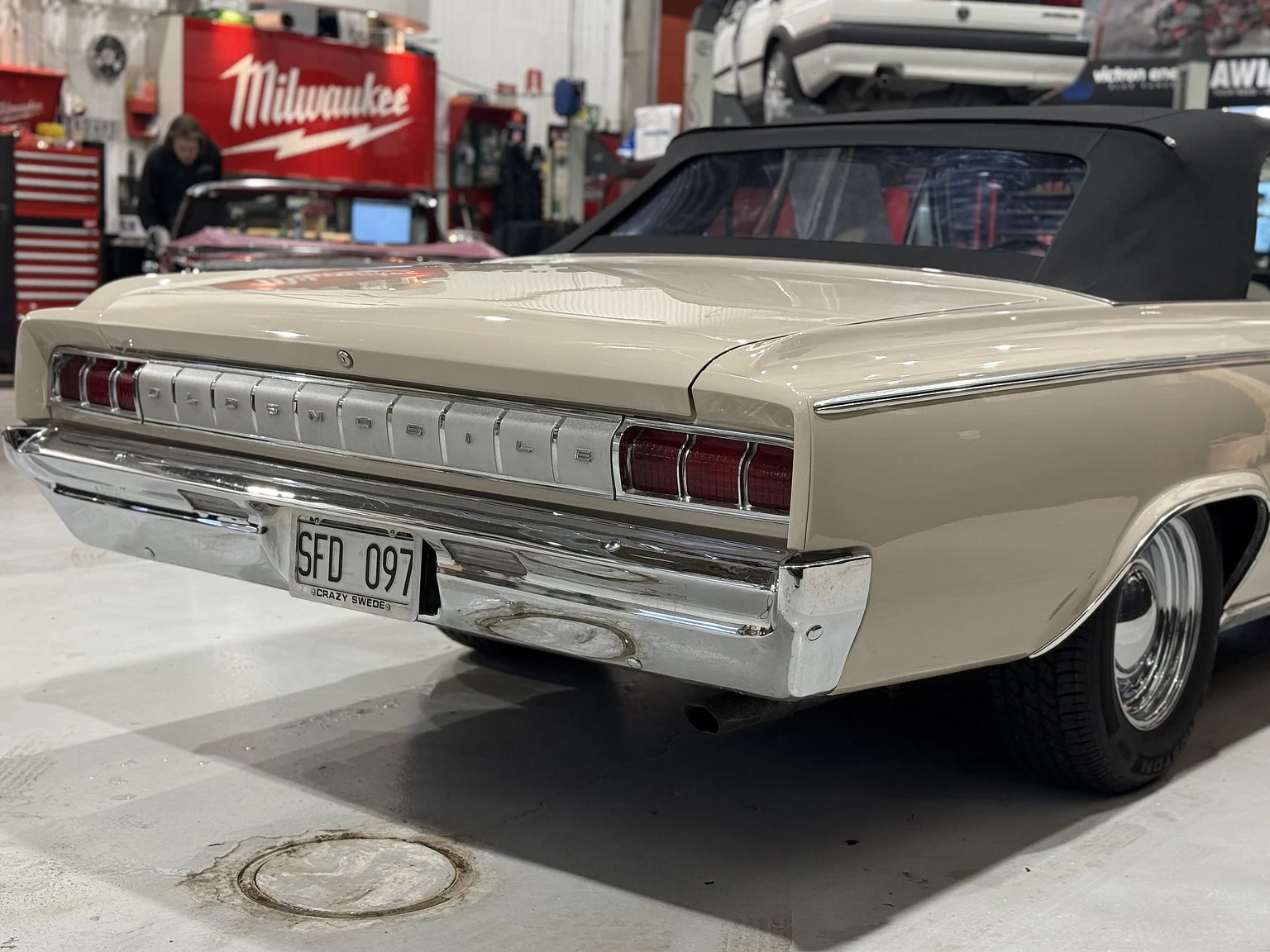 Exteriörbild på 1964 Oldsmobile Cutlass Convertible (48)