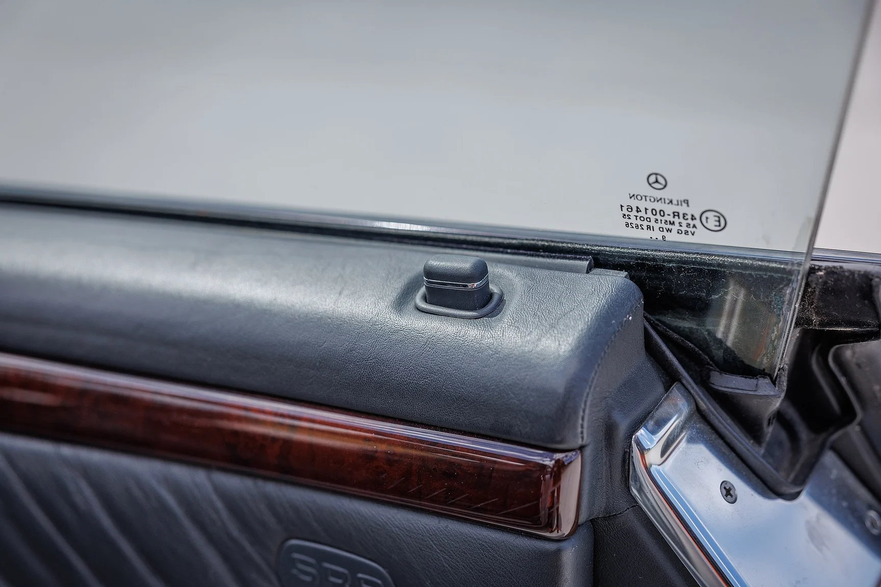 Innenraumfoto von 2000 Mercedes-Benz CL 600 (71)