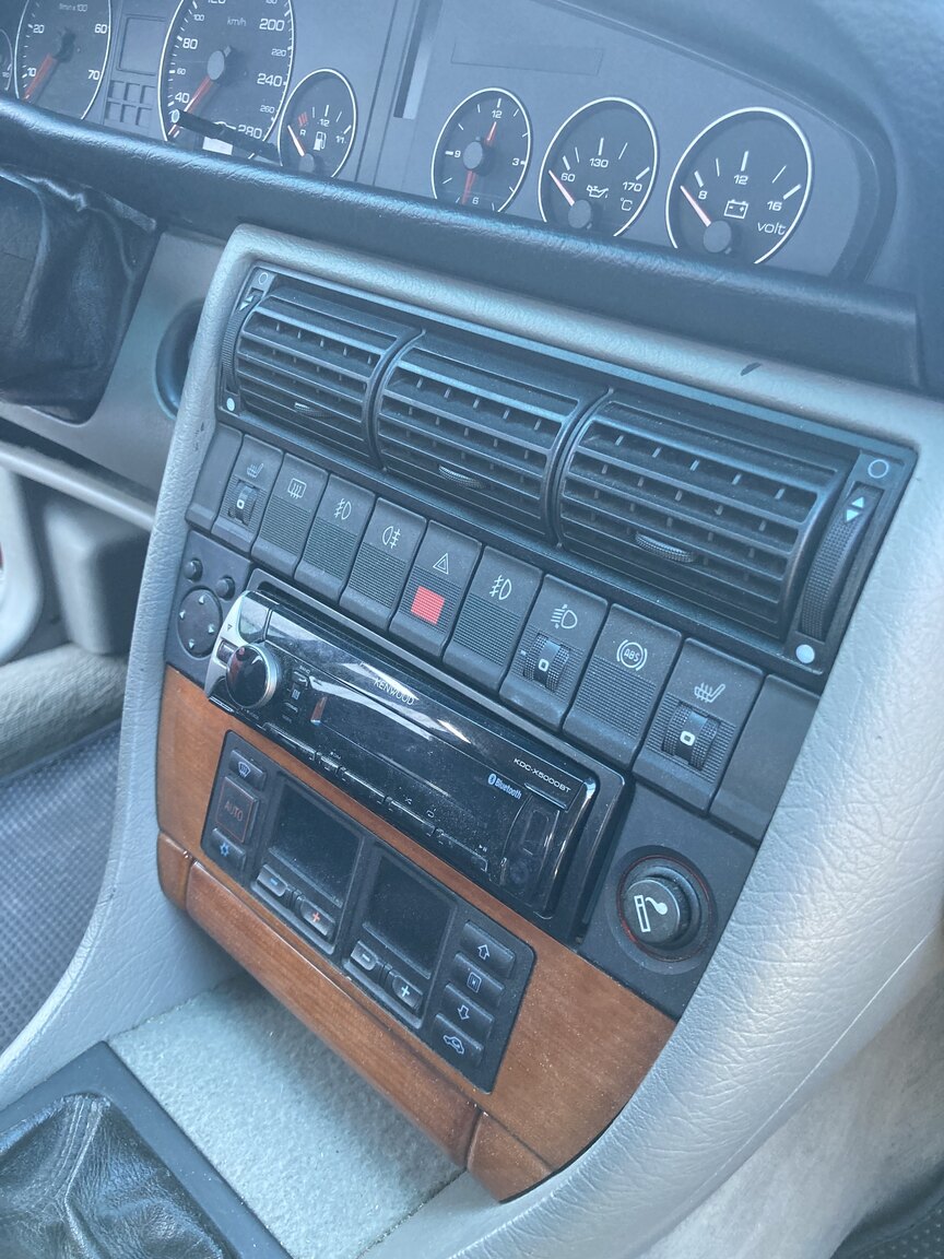 Interior image of 1992 Audi 100 Avant 2.3E Quattro