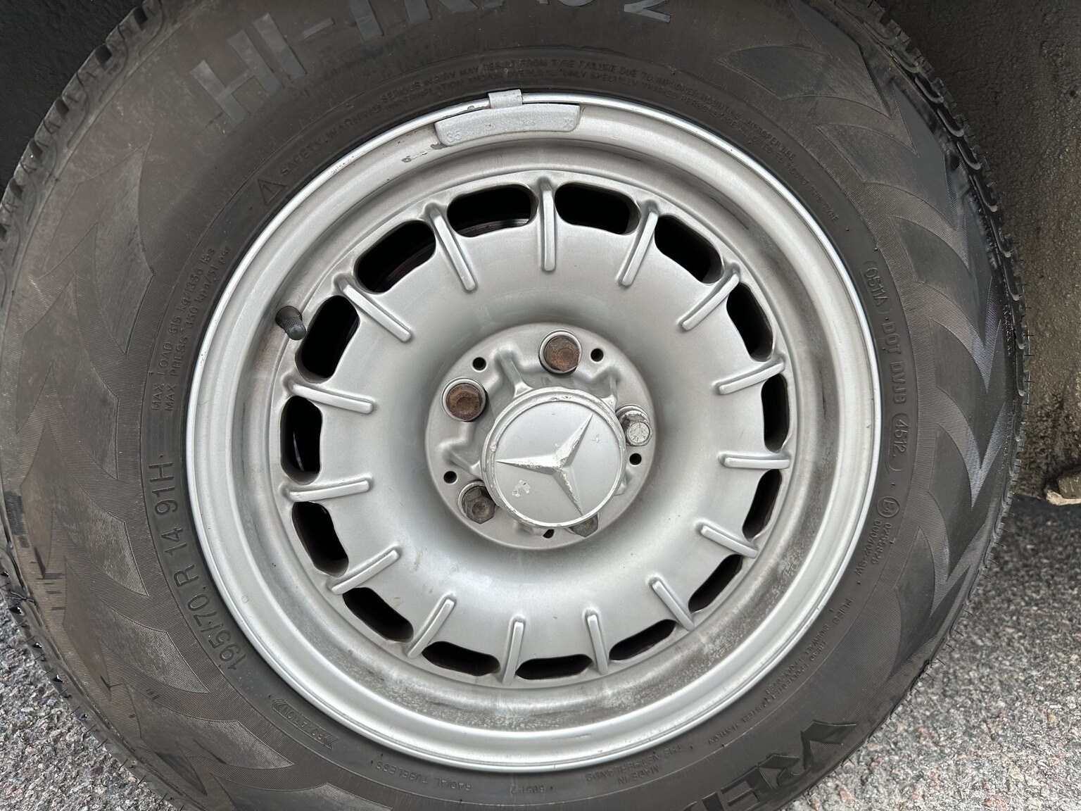 Exteriörbild på 1974 Mercedes benz 450 SL