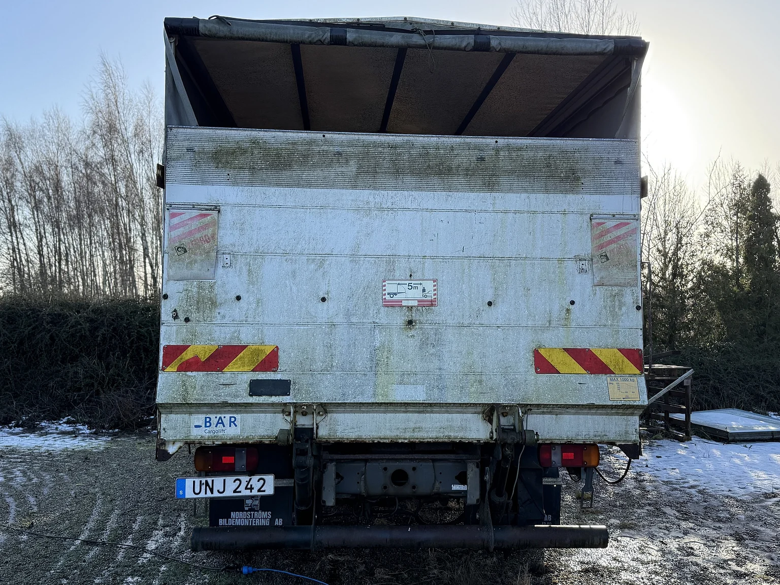 Exteriörbild på 2000 Volvo FL6 4x2 - NO RESERVE (6)