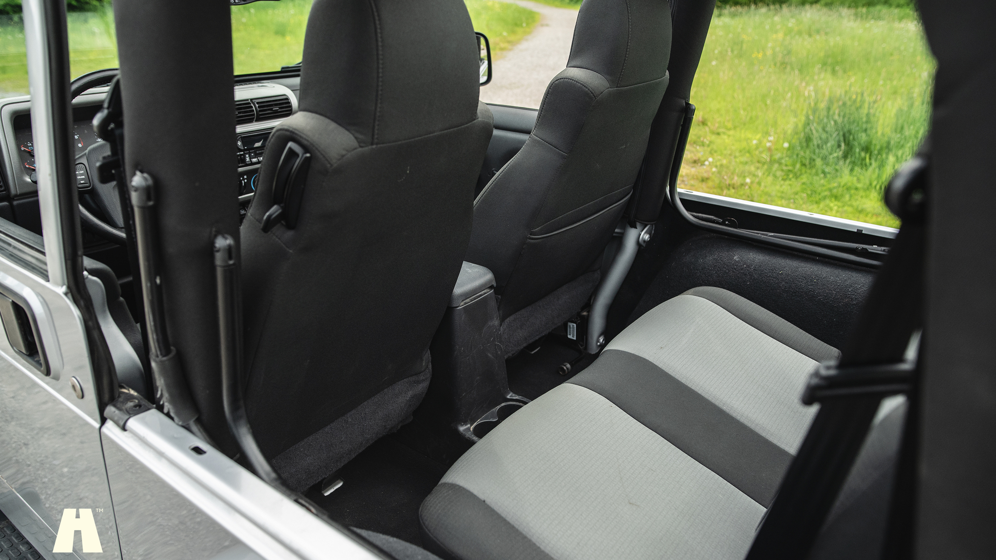 Innenraumfoto von 2006 Jeep Wrangler 4.0L Sahara 