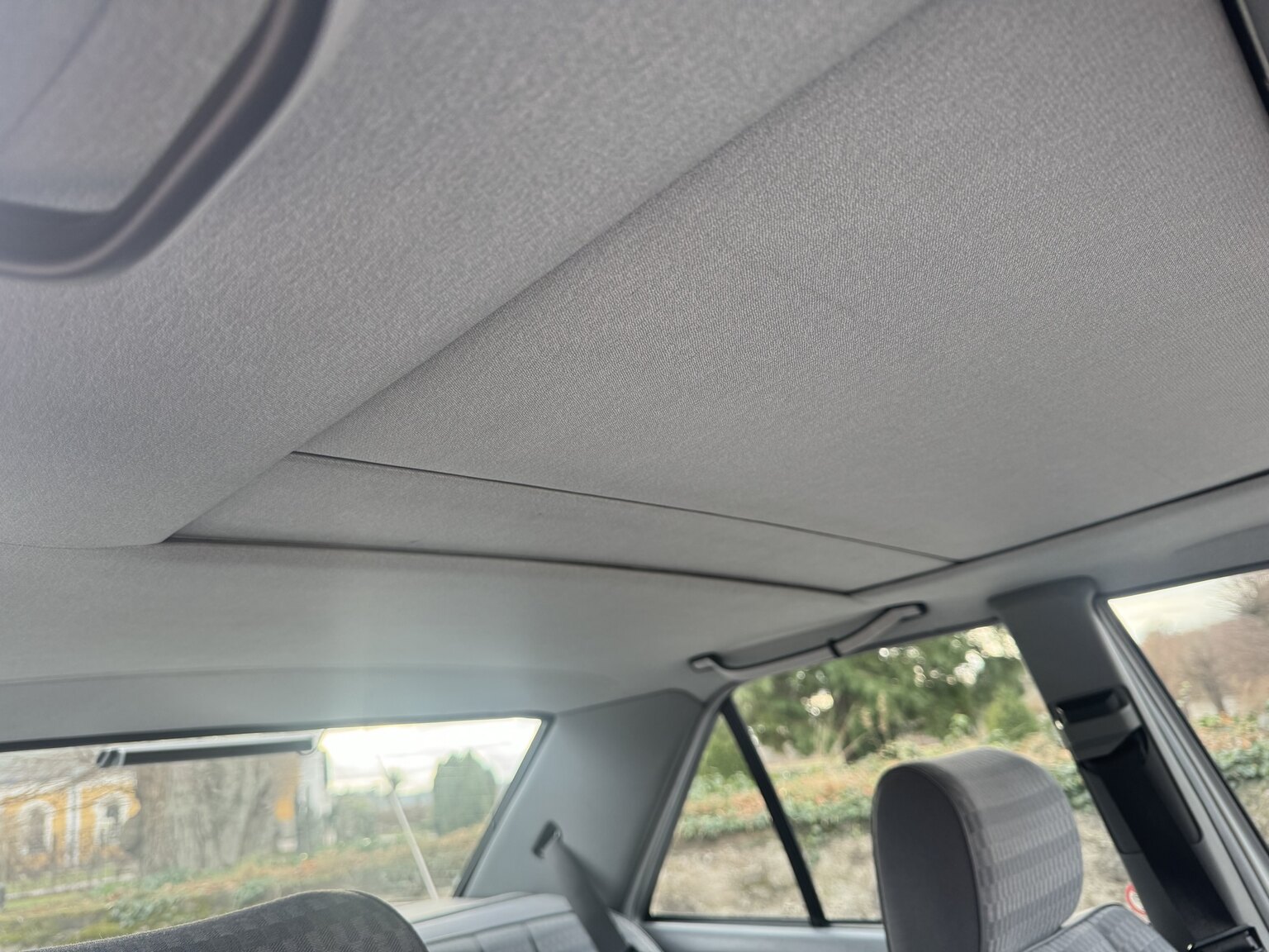 Interior image of 1992 Mercedes-Benz 190 D