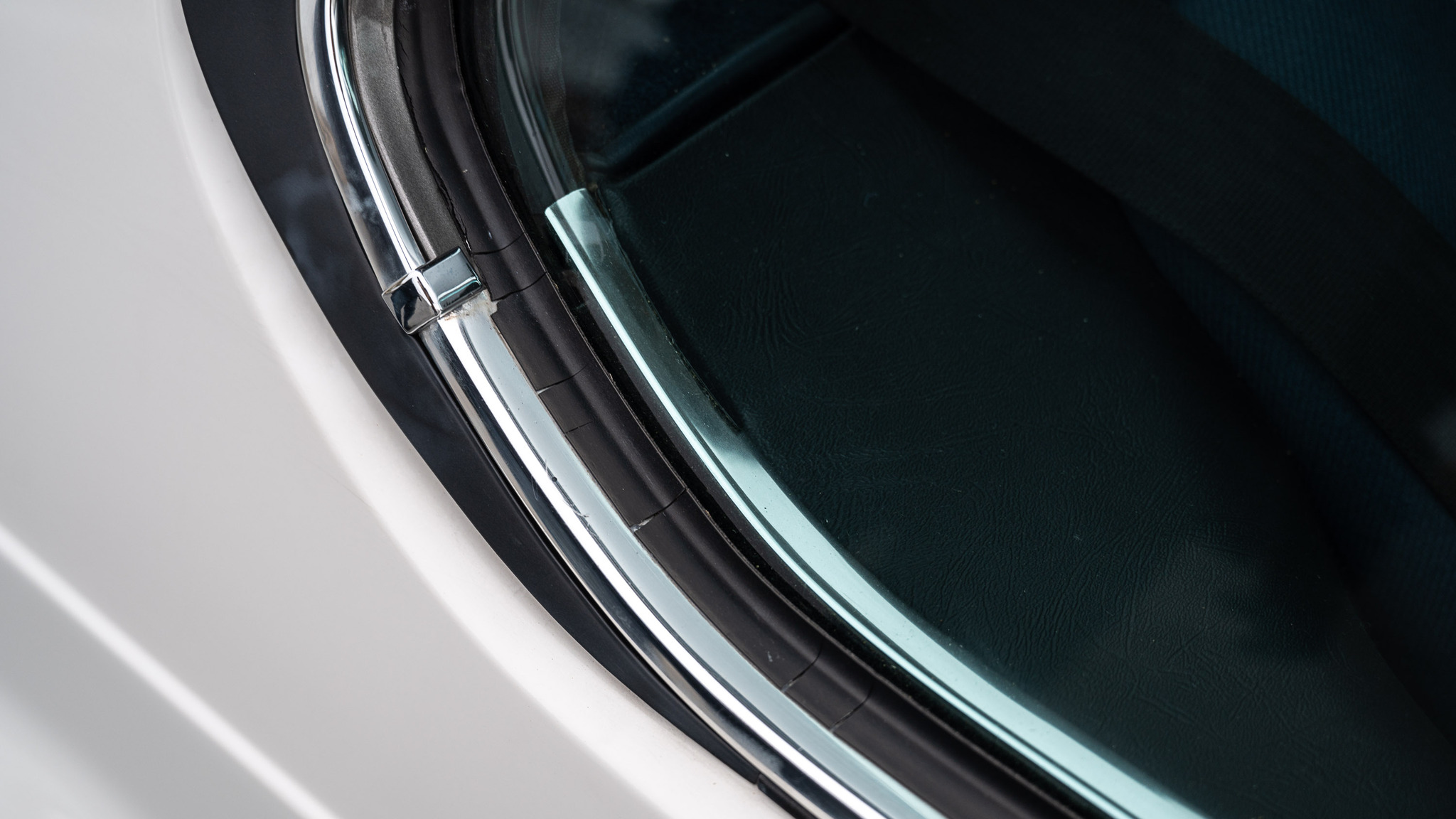 Exterior image of 1983 BMW 635 CSi