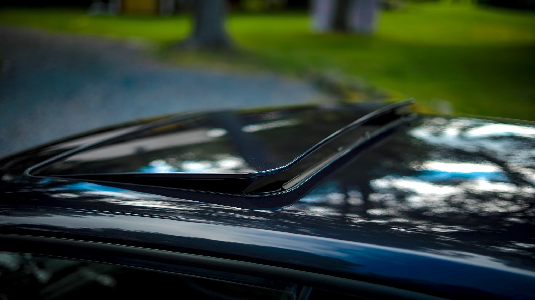 Exterior image of 1997 BMW 328i Coupé Automatisk