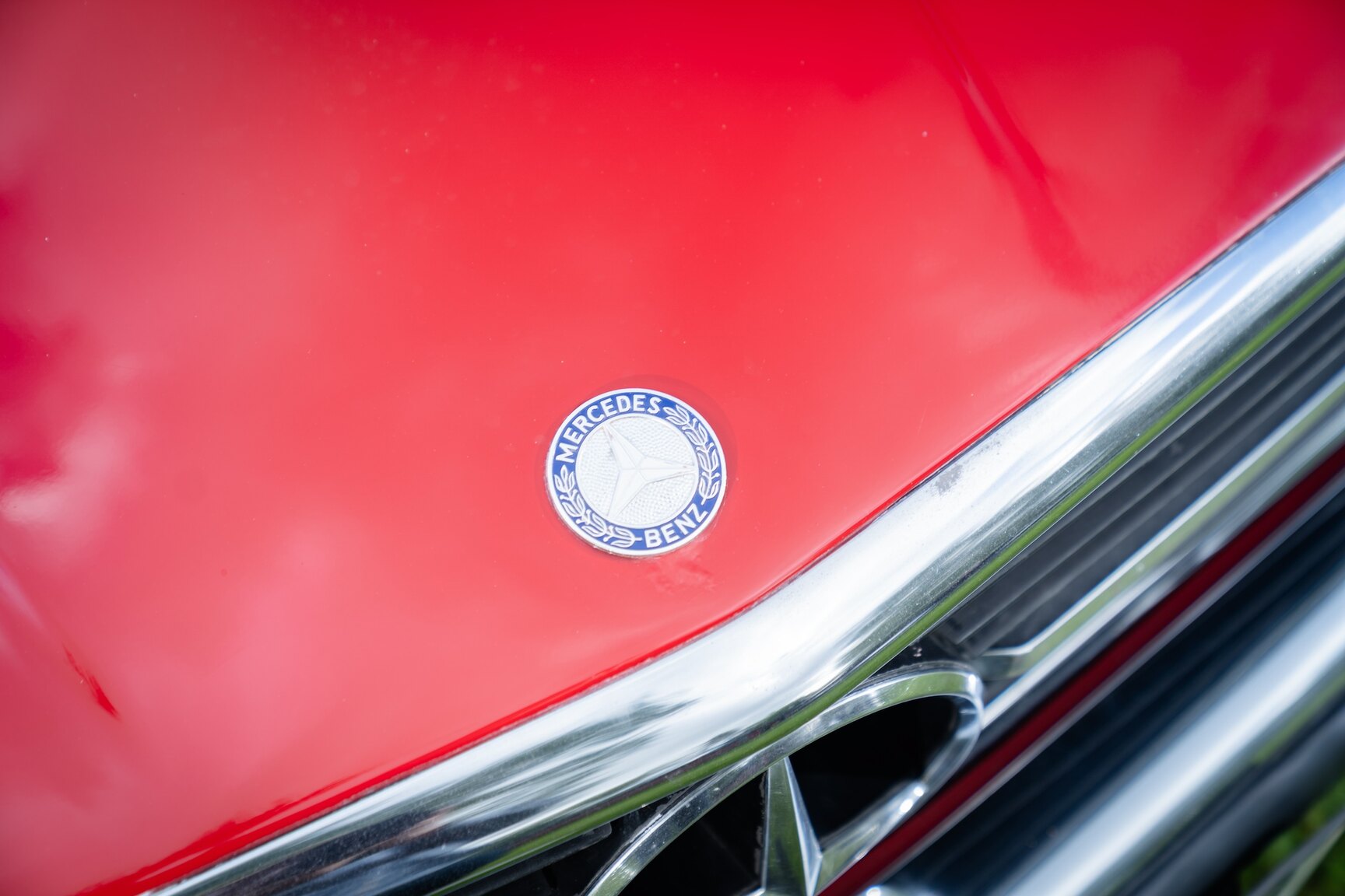 Exterior image of 1975 Mercedes-Benz 350 SLC