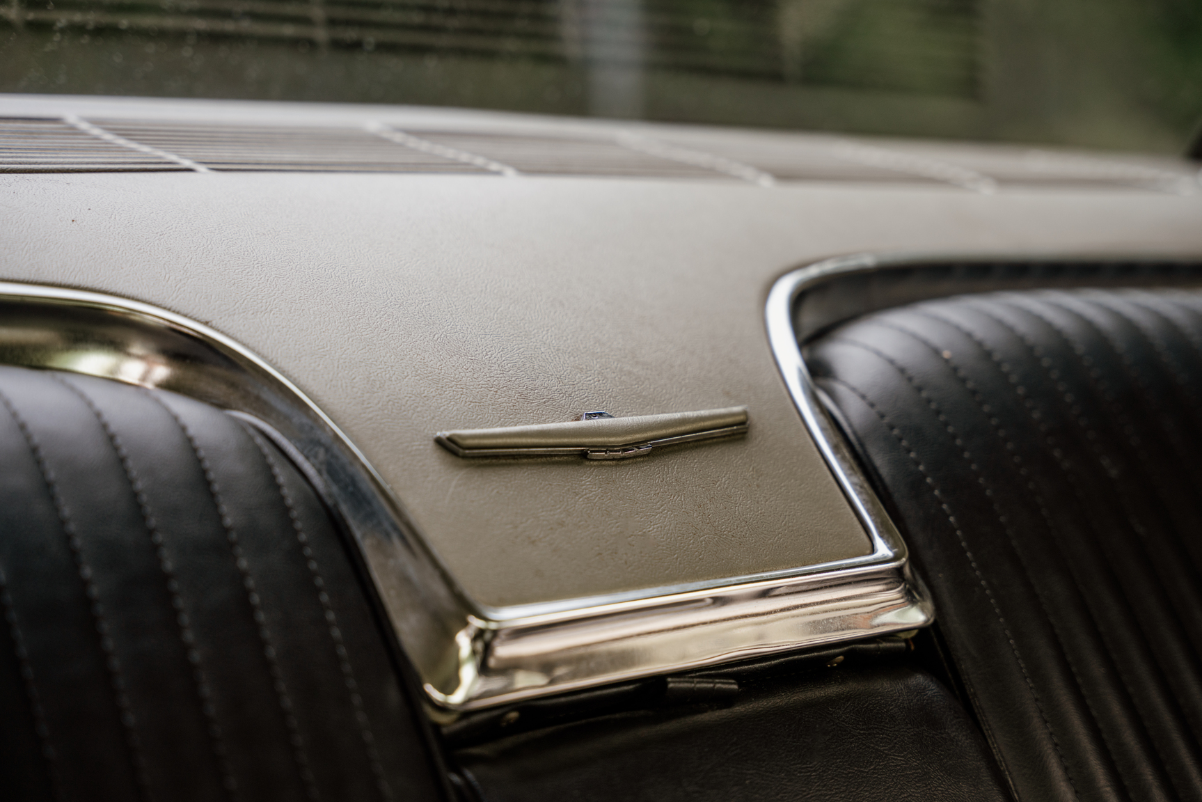 Innenraumfoto von 1966 Ford Thunderbird 6.4 Landou Limited Edition