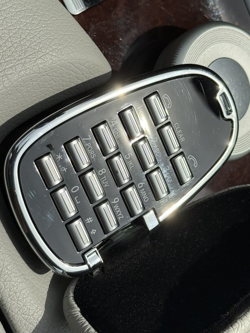 Interior image of 2011 Mercedes-Benz S 500 4MATIC 
